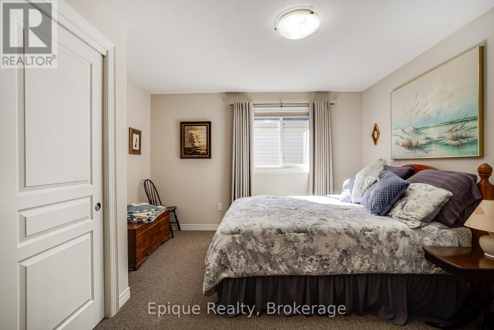 Photo 23 of 68 Roselawn Crescent, Welland ON