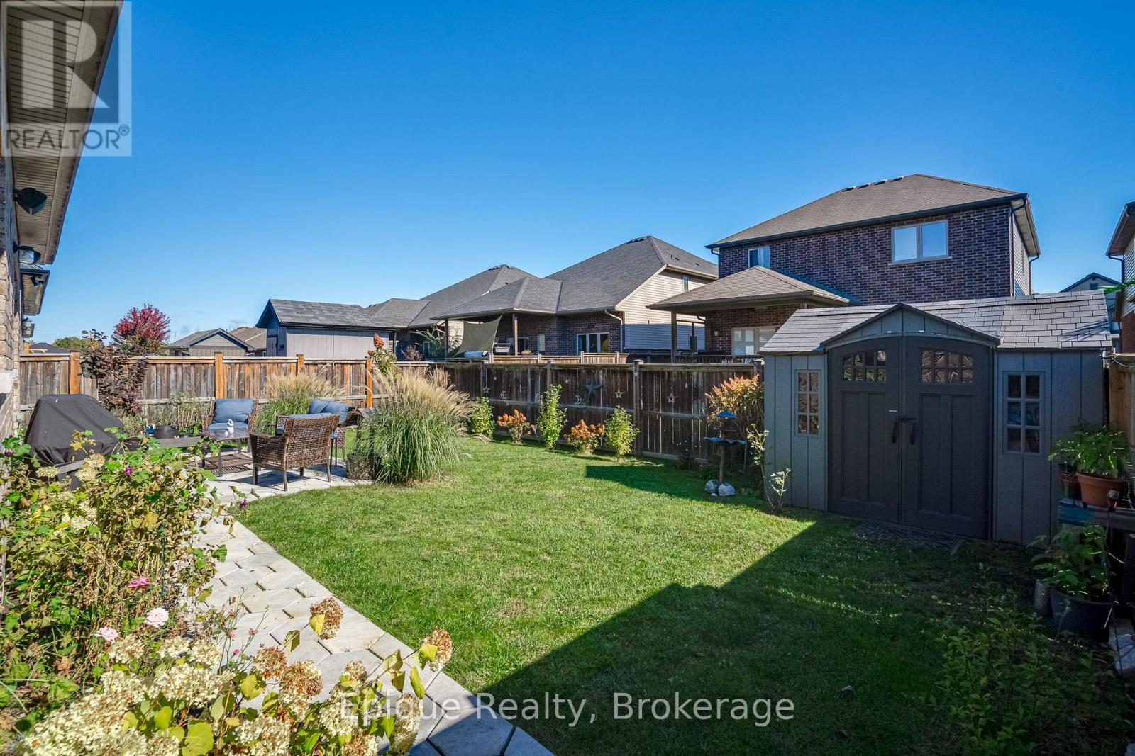 Photo 32 of 68 Roselawn Crescent, Welland ON