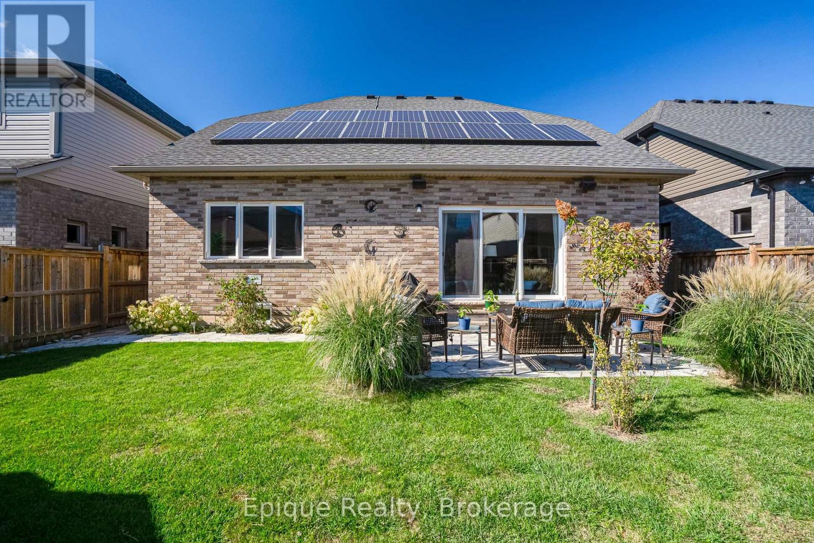 Photo 33 of 68 Roselawn Crescent, Welland ON