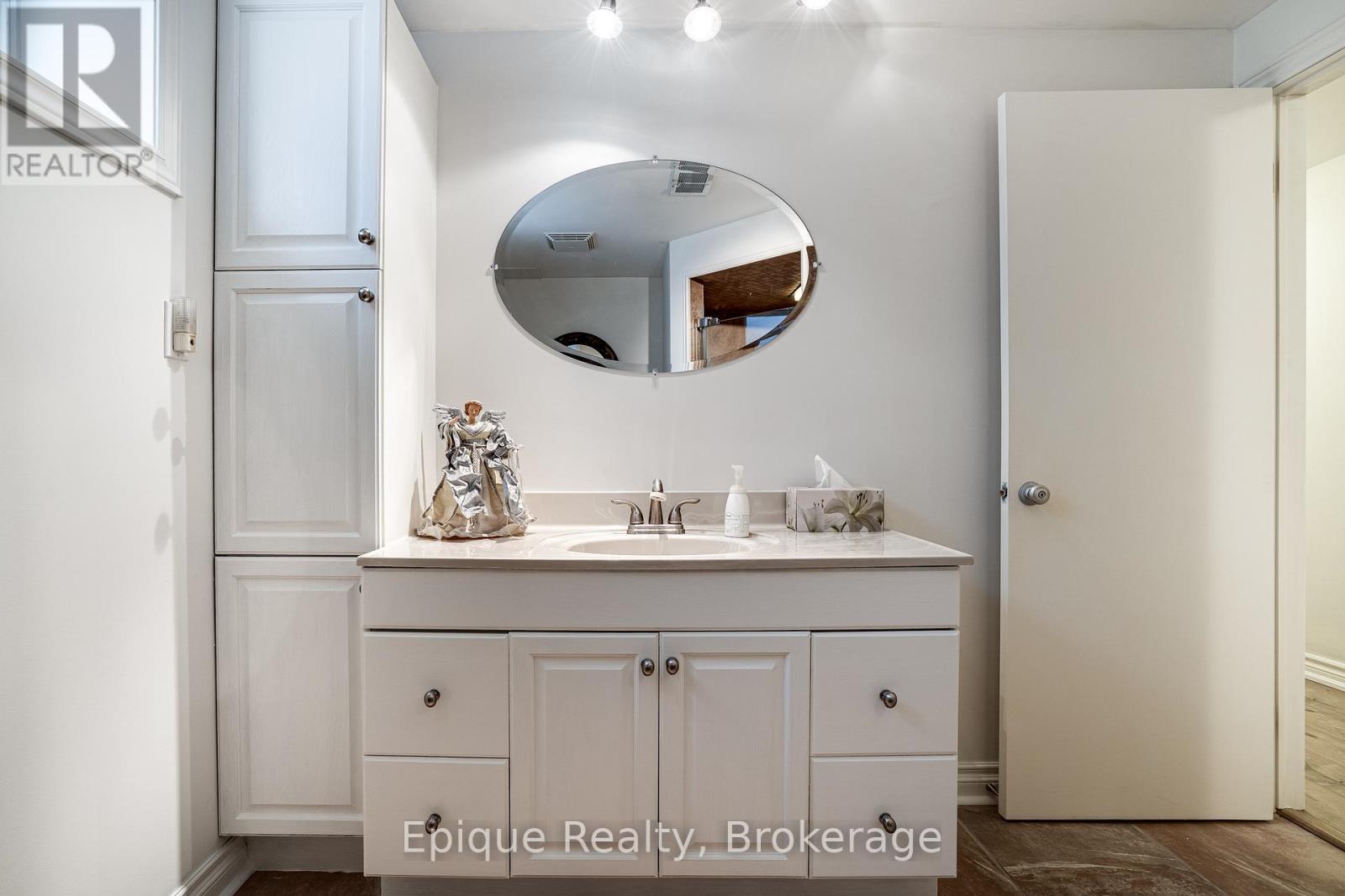 Photo 8 of 50 Edgewood Avenue, Hamilton ON