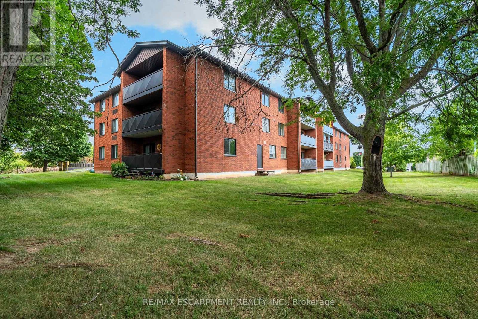 Photo 15 of 205 386 Highway 8, Hamilton ON