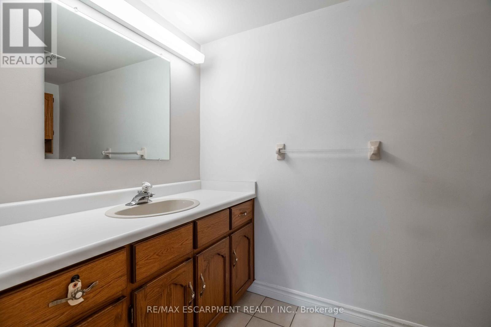 Photo 17 of 205 386 Highway 8, Hamilton ON