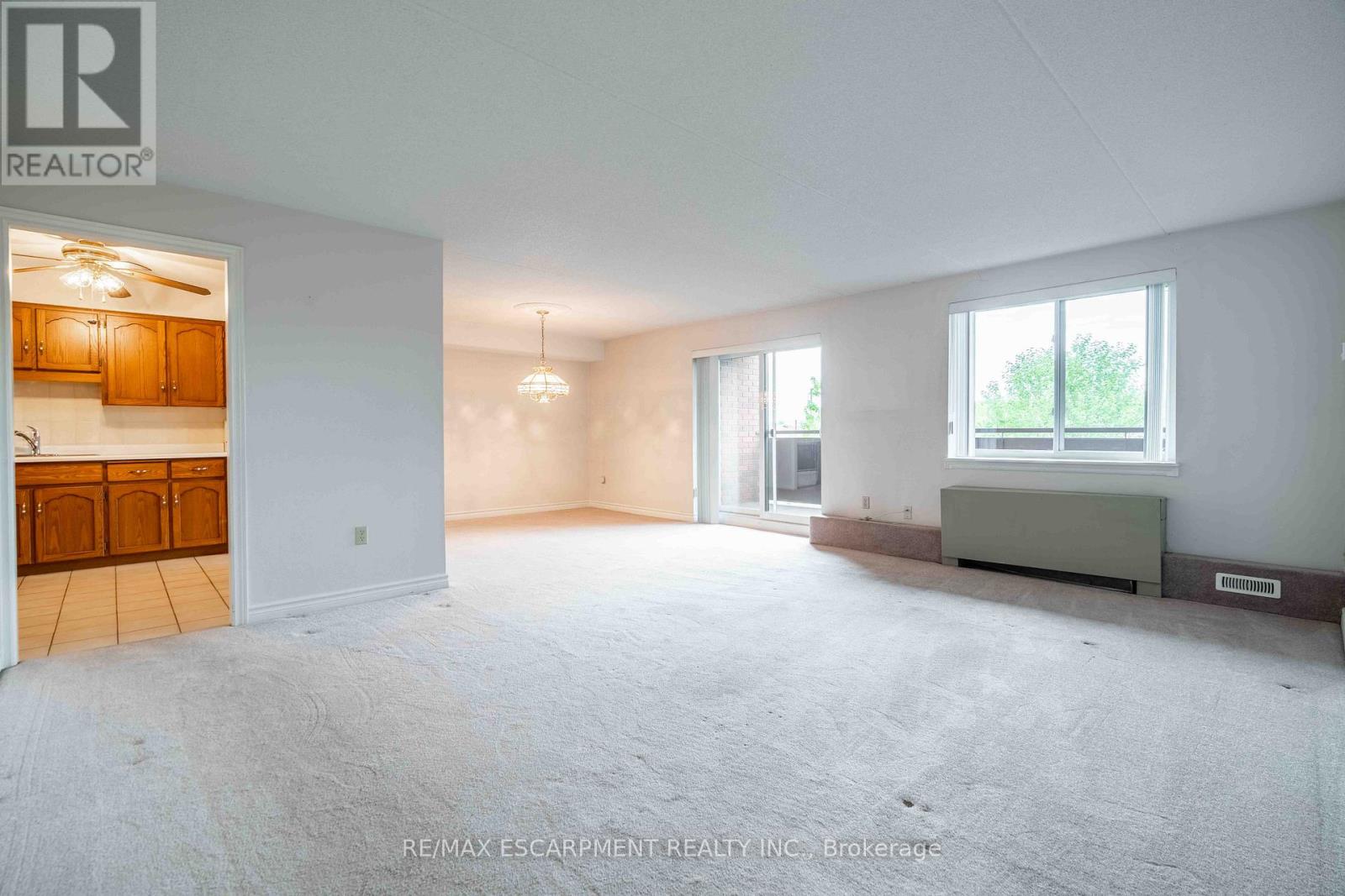 Photo 3 of 205 386 Highway 8, Hamilton ON