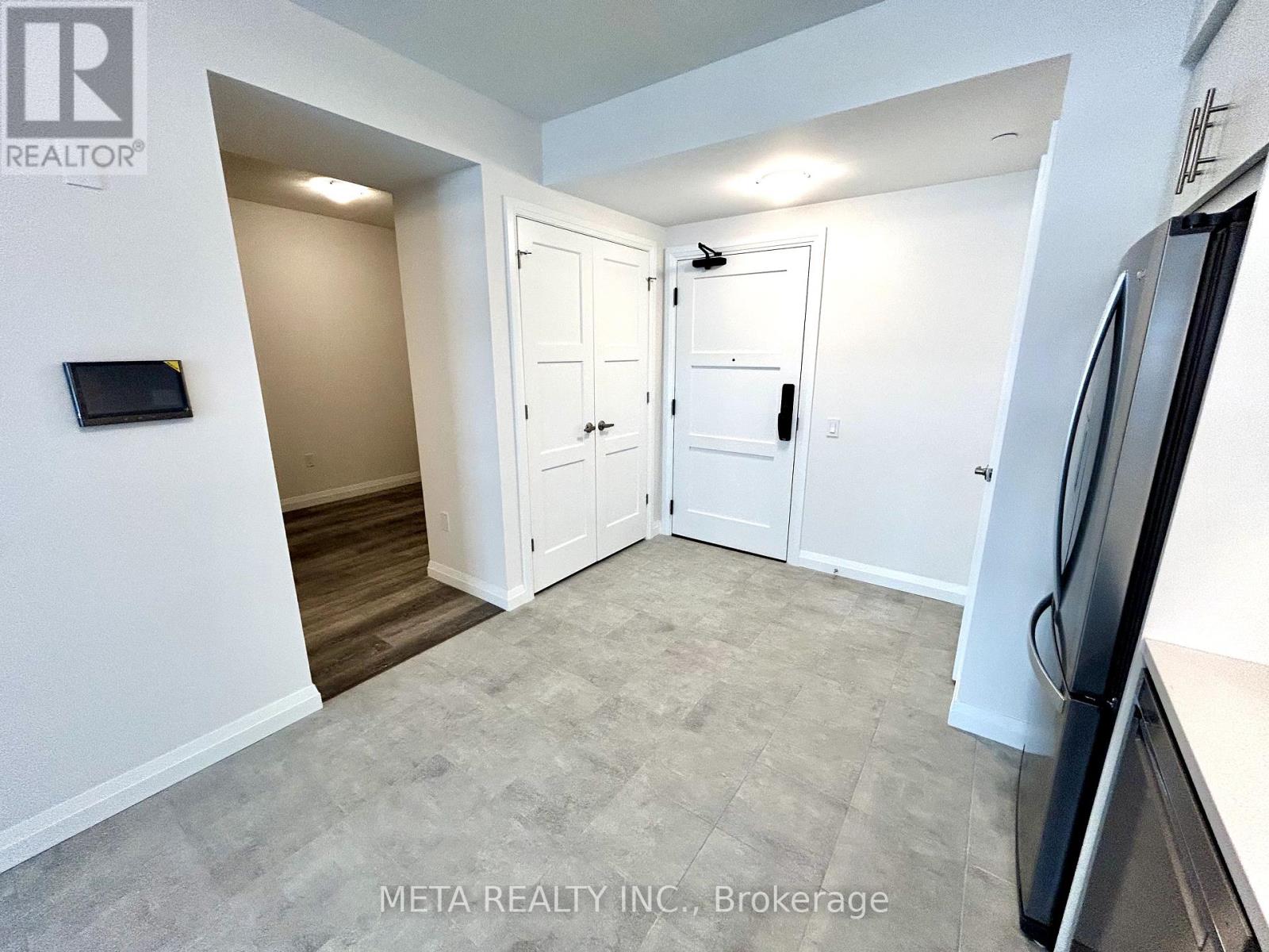 Photo 7 of 811 93 Arthur Street S, Guelph ON