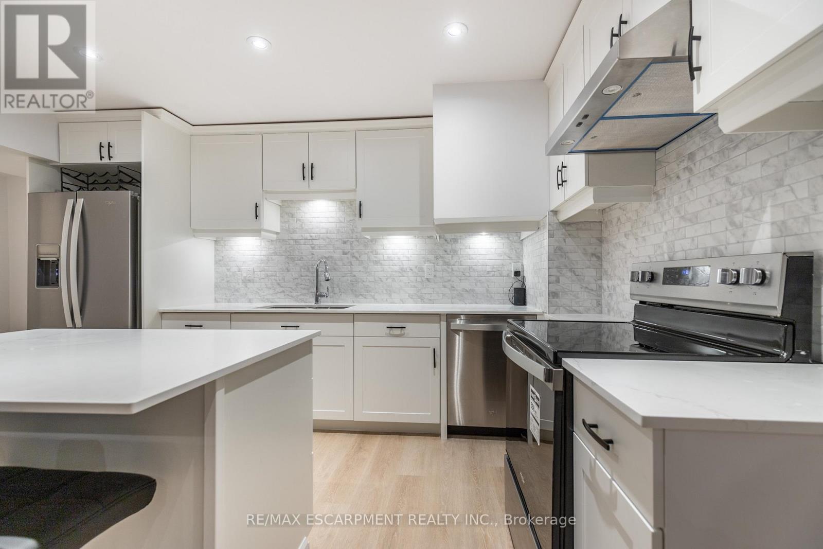 Photo 25 of Lower 295 Dundas Street E, Hamilton ON