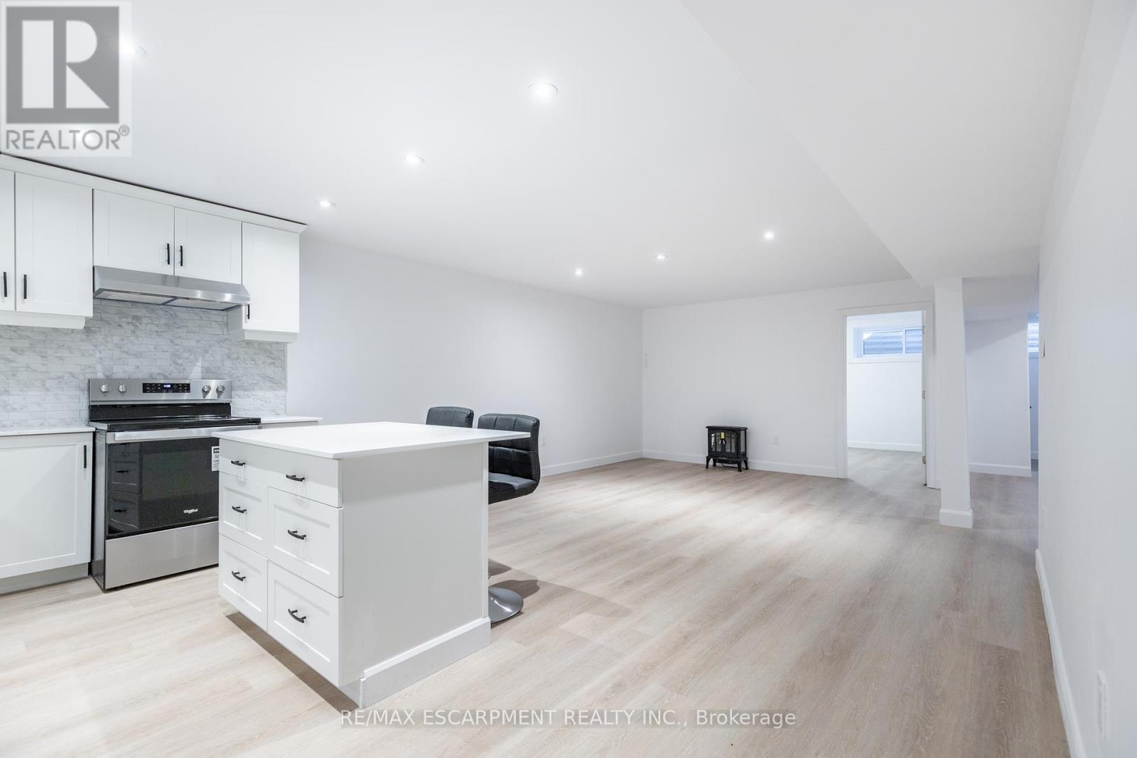Photo 13 of Lower 295 Dundas Street E, Hamilton ON