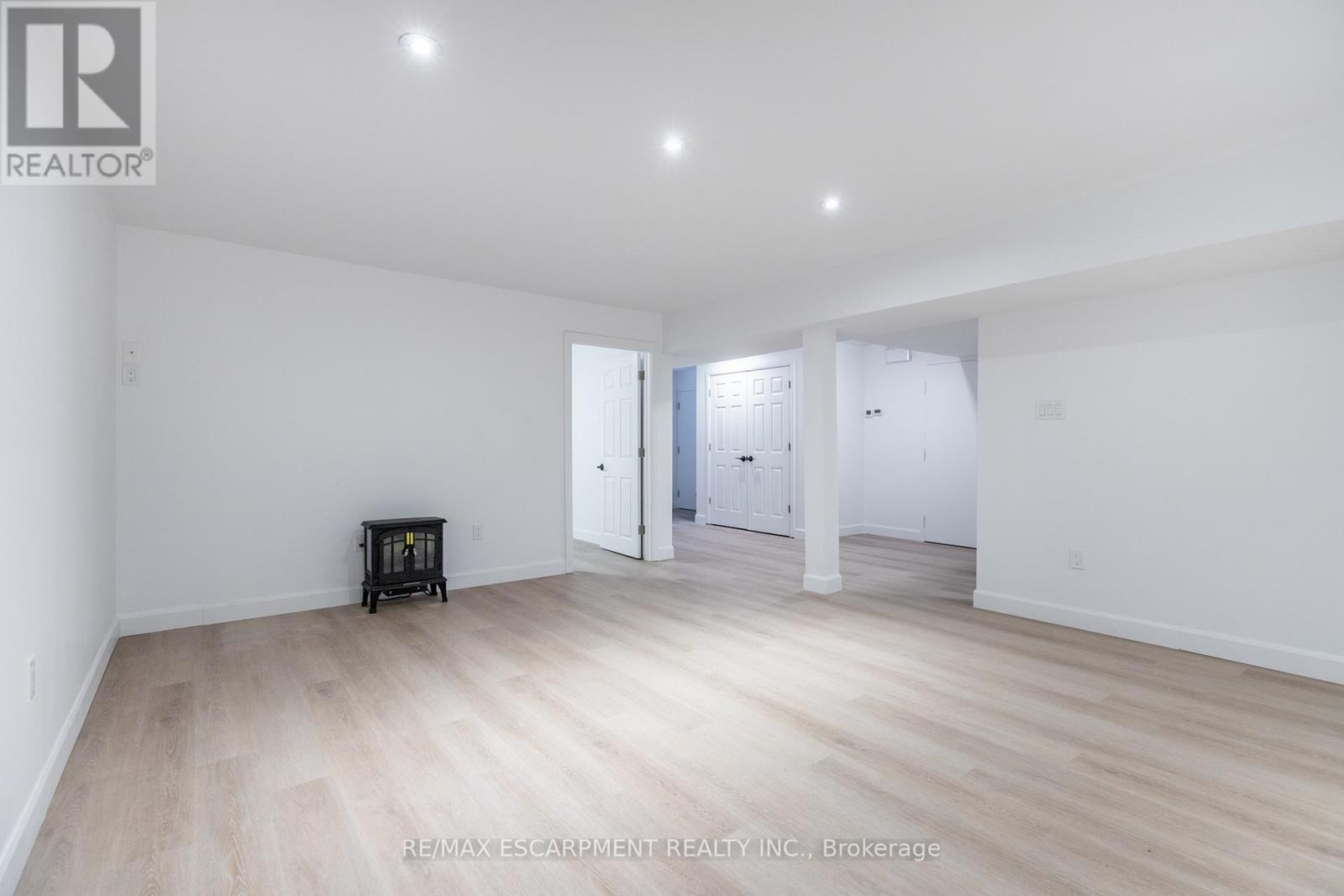 Photo 14 of Lower 295 Dundas Street E, Hamilton ON