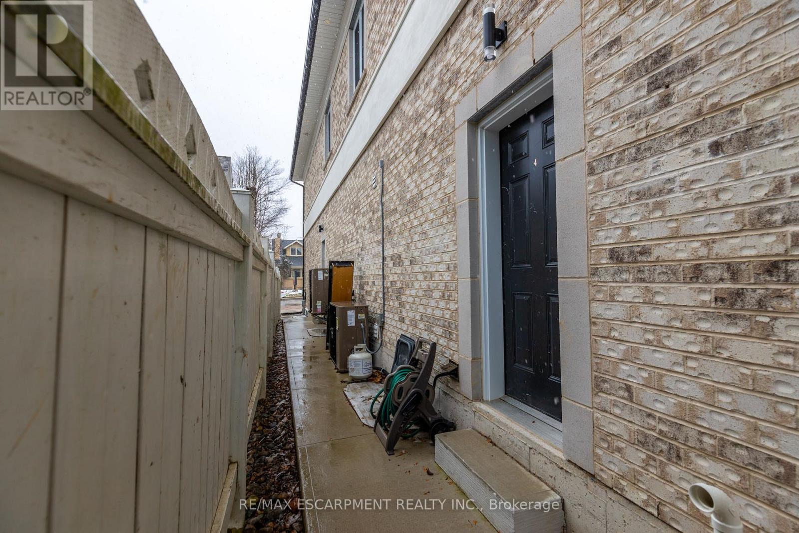 Photo 24 of Lower 295 Dundas Street E, Hamilton ON