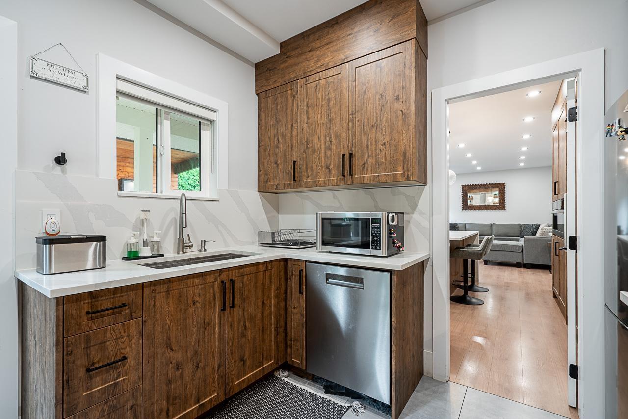 Photo 14 of 10411 170 A Street, Surrey BC