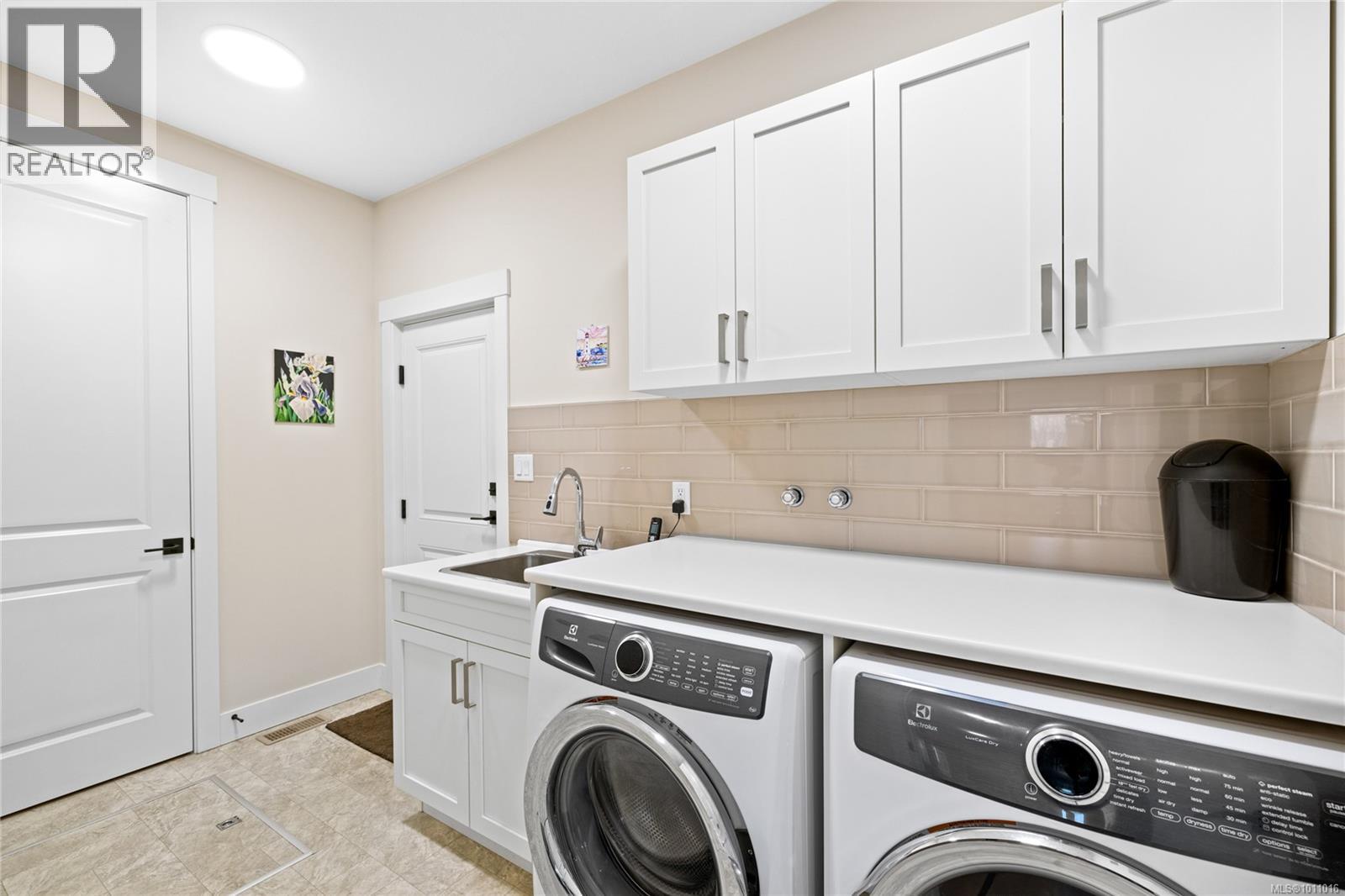 Photo 37 of 1004 Brookfield Cres, French Creek BC
