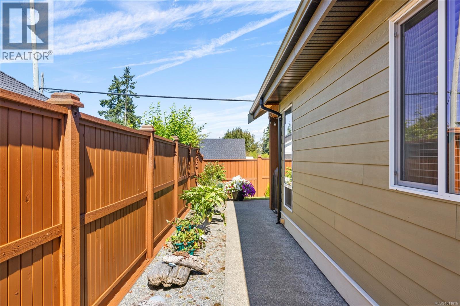 Photo 38 of 1004 Brookfield Cres, French Creek BC