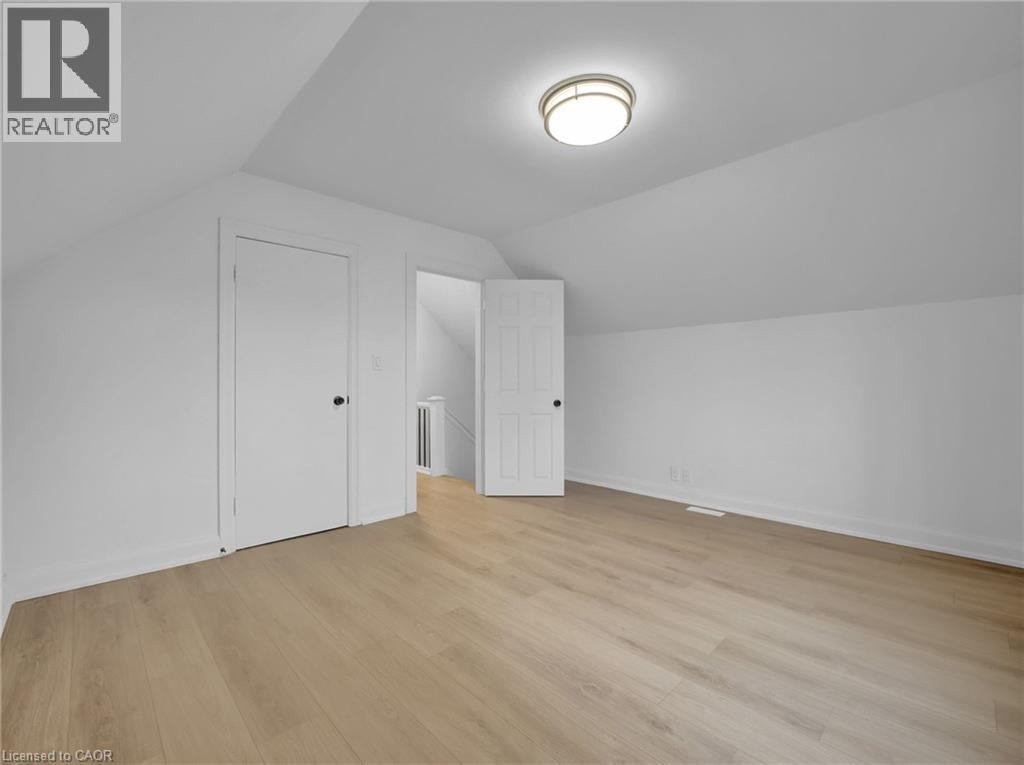 Photo 23 of 880 Garth Street, Hamilton ON