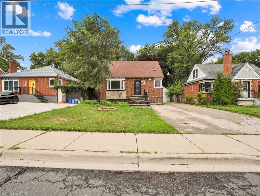 Photo 3 of 880 Garth Street, Hamilton ON