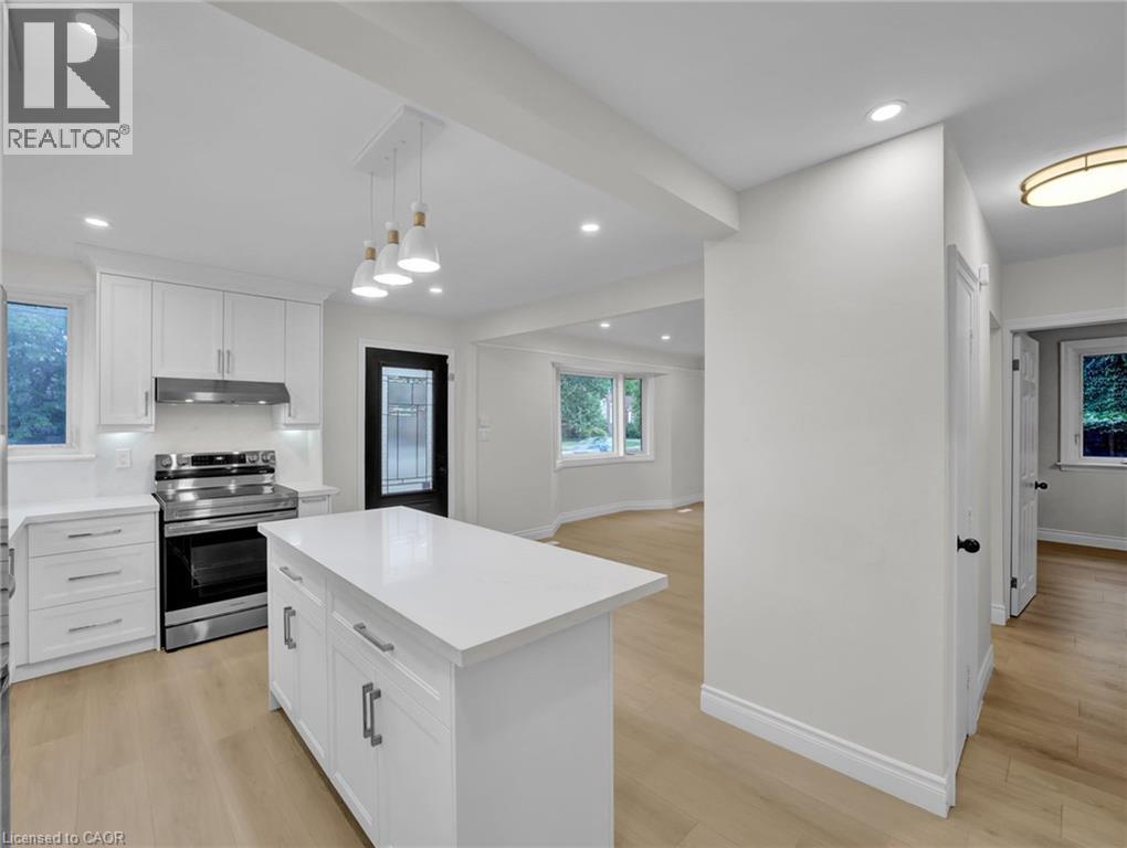 Photo 11 of 880 Garth Street, Hamilton ON