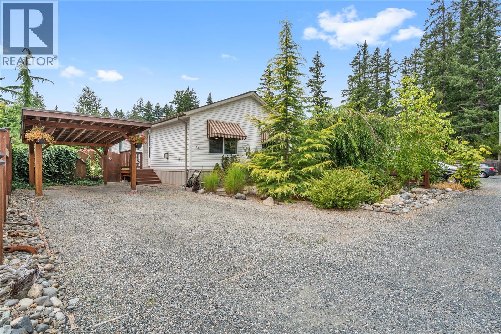 Photo 24 of 24 3704 Melrose Rd, Whiskey Creek BC
