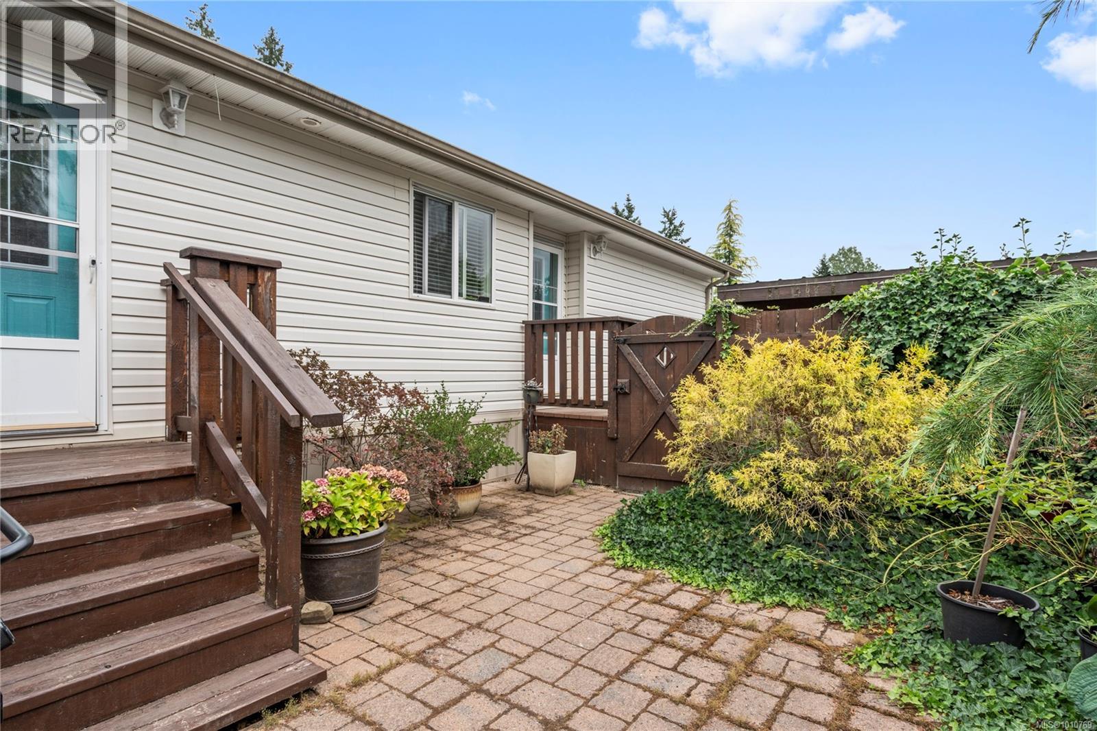 Photo 27 of 24 3704 Melrose Rd, Whiskey Creek BC