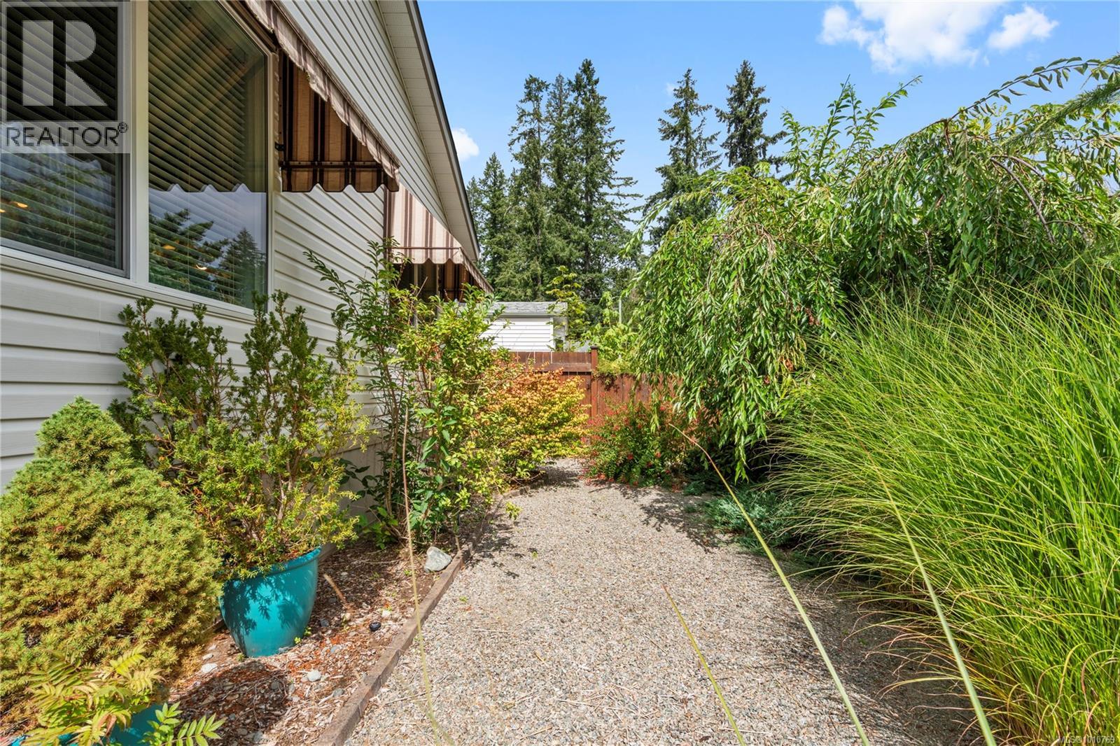 Photo 39 of 24 3704 Melrose Rd, Whiskey Creek BC