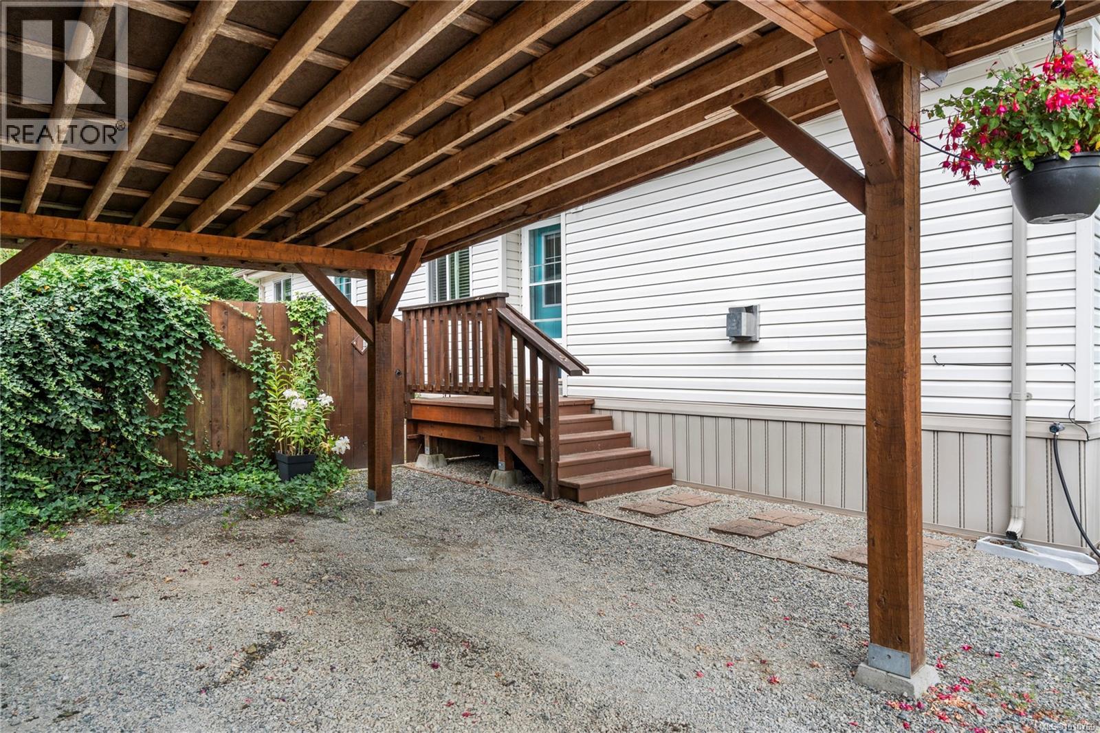 Photo 26 of 24 3704 Melrose Rd, Whiskey Creek BC