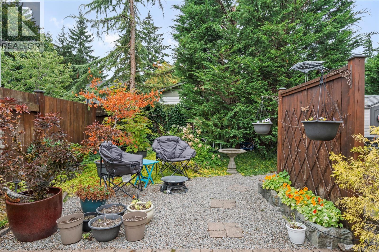 Photo 38 of 24 3704 Melrose Rd, Whiskey Creek BC