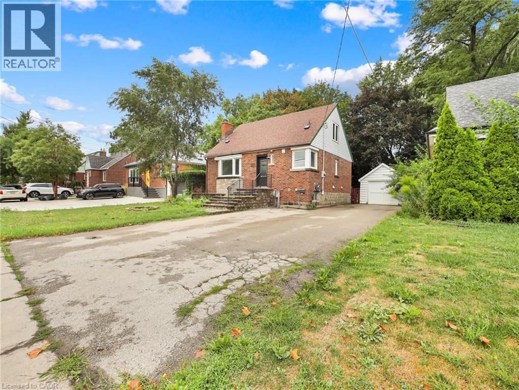 Photo 2 of 880 Garth Street, Hamilton ON