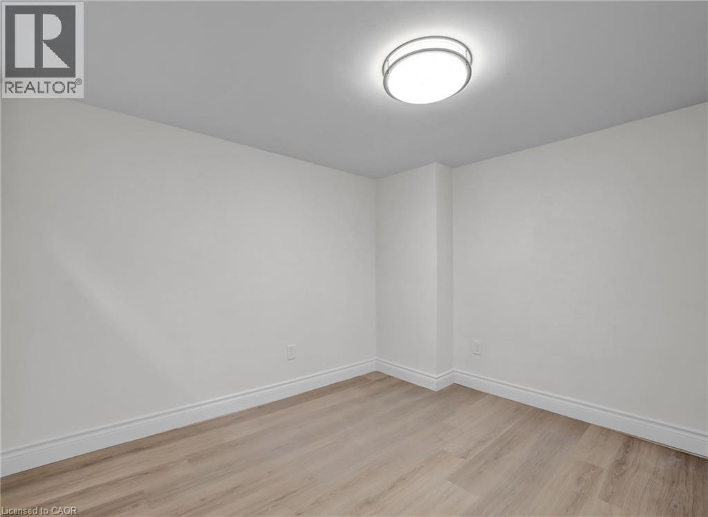 Photo 33 of 880 Garth Street, Hamilton ON