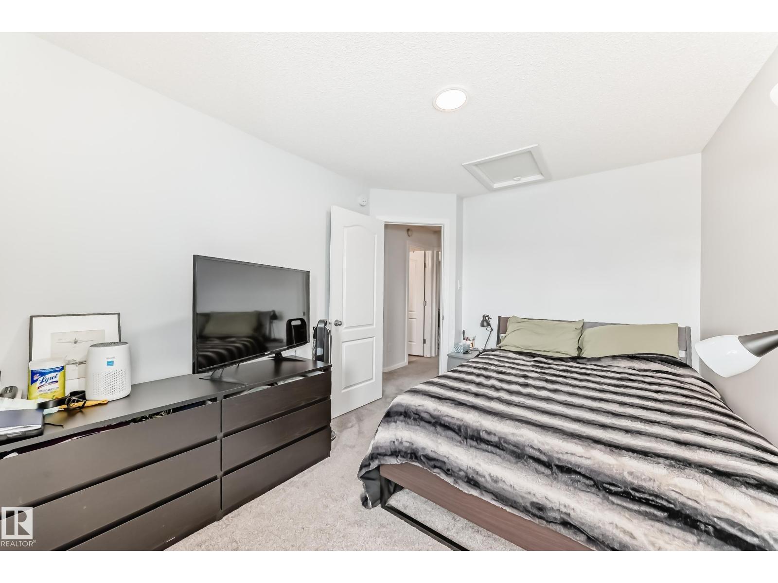 Photo 8 of 5309 22 Av Sw, Edmonton AB