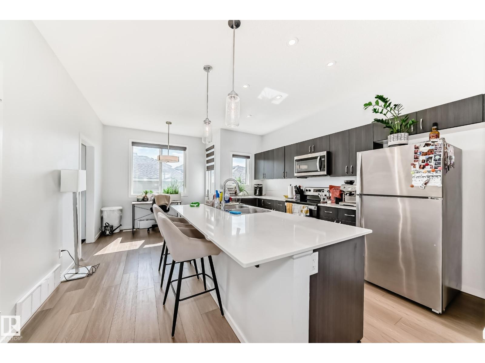 Photo 2 of 5309 22 Av Sw, Edmonton AB