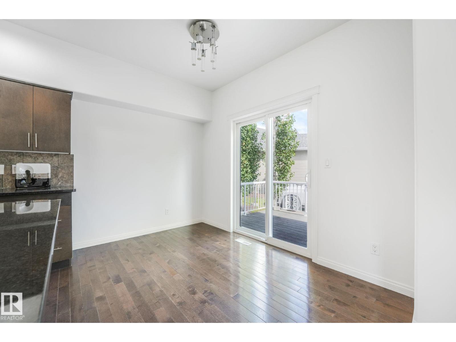 Photo 16 of 54 18230 104 A St Nw, Edmonton AB