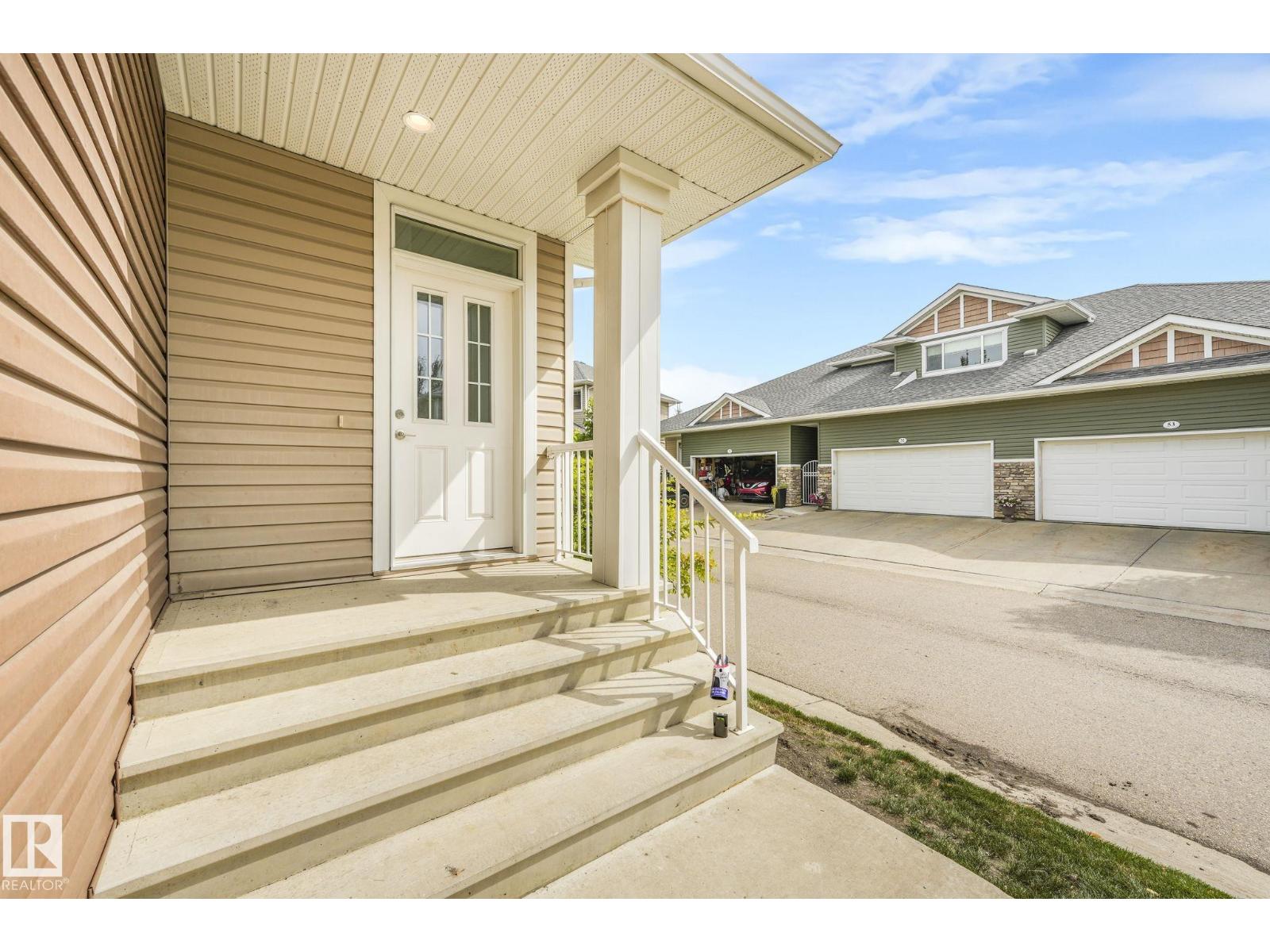 Photo 2 of 54 18230 104 A St Nw, Edmonton AB