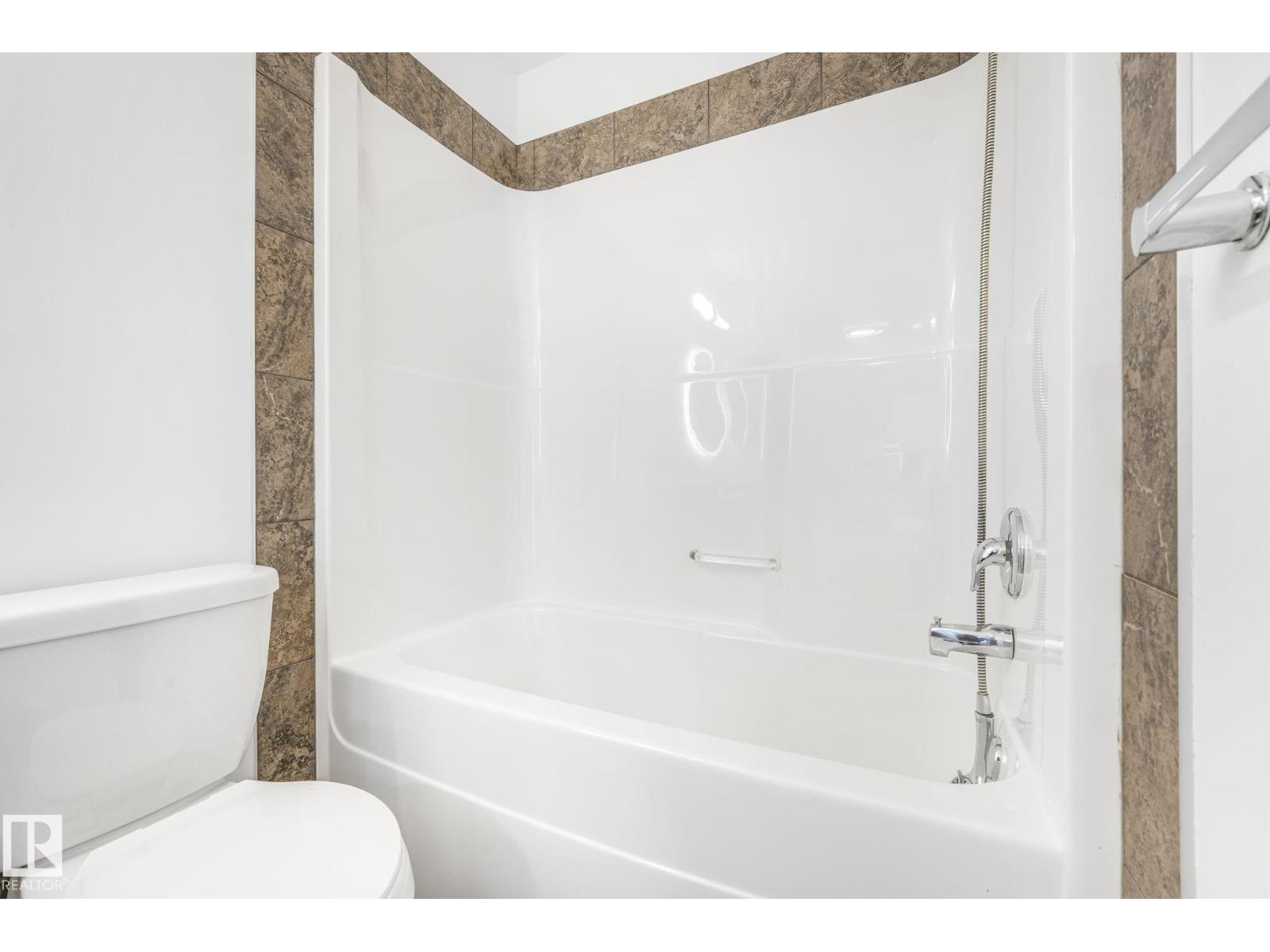 Photo 31 of 54 18230 104 A St Nw, Edmonton AB