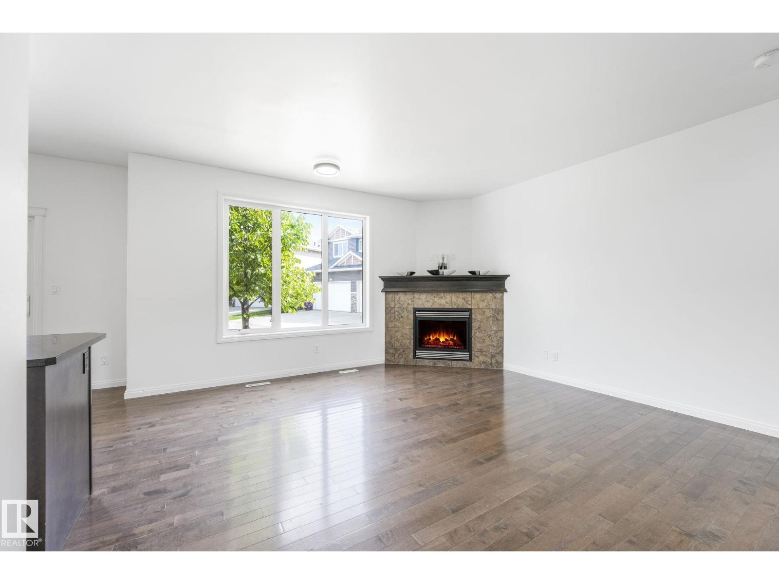 Photo 5 of 54 18230 104 A St Nw, Edmonton AB