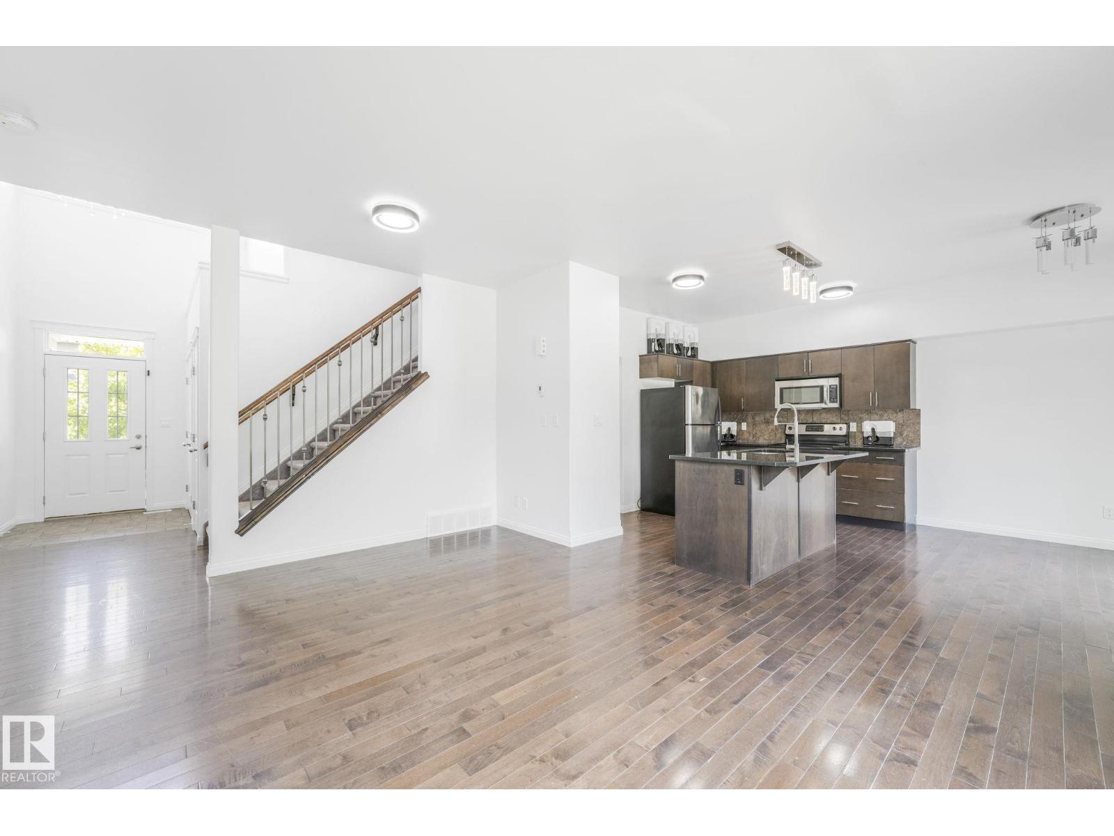Photo 6 of 54 18230 104 A St Nw, Edmonton AB