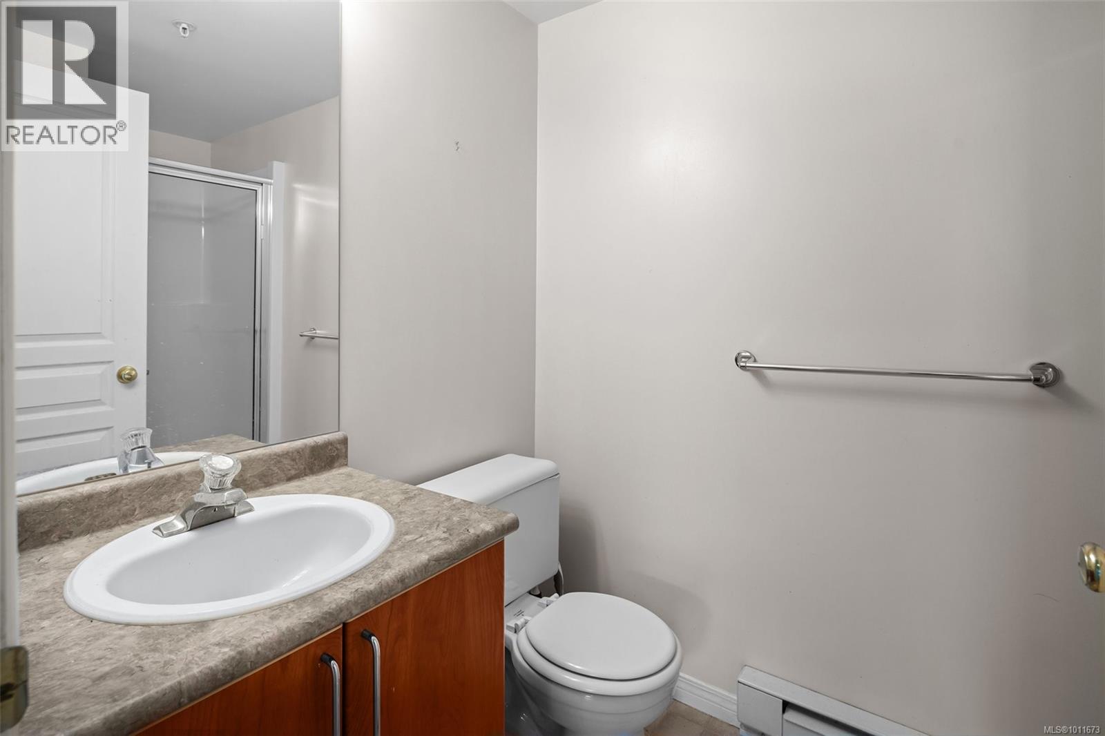Photo 9 of 306 799 Blackberry Rd, Saanich BC