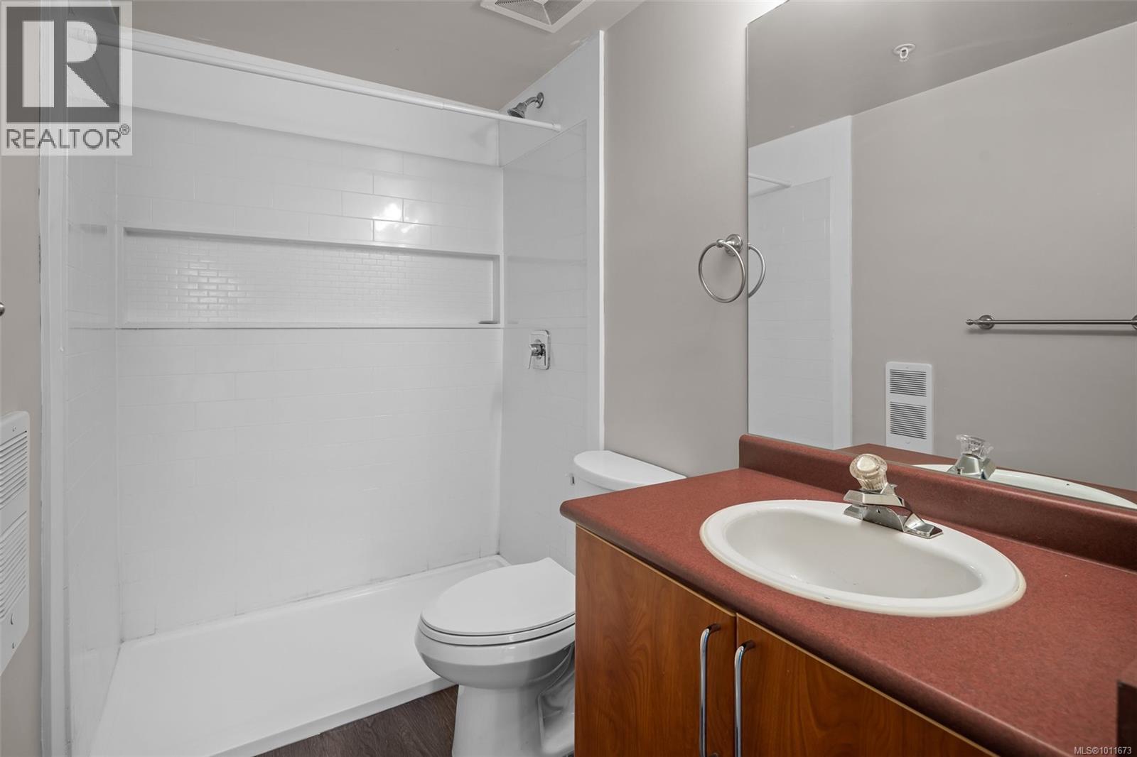 Photo 6 of 306 799 Blackberry Rd, Saanich BC