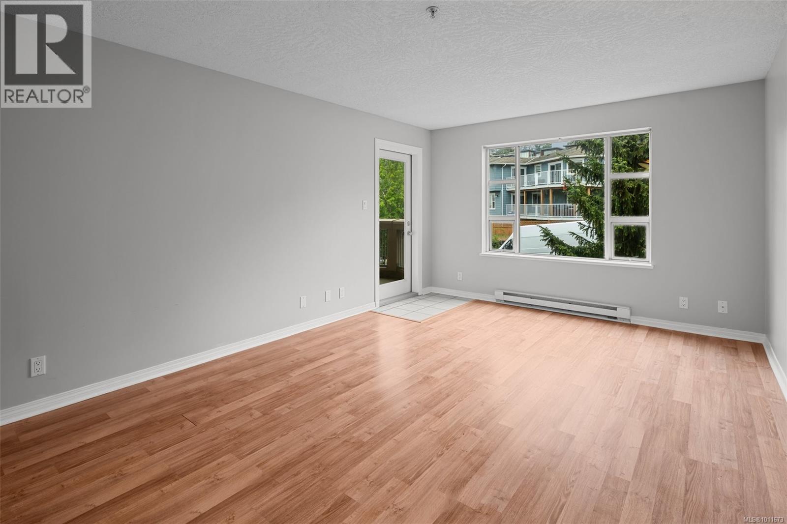 Photo 3 of 306 799 Blackberry Rd, Saanich BC