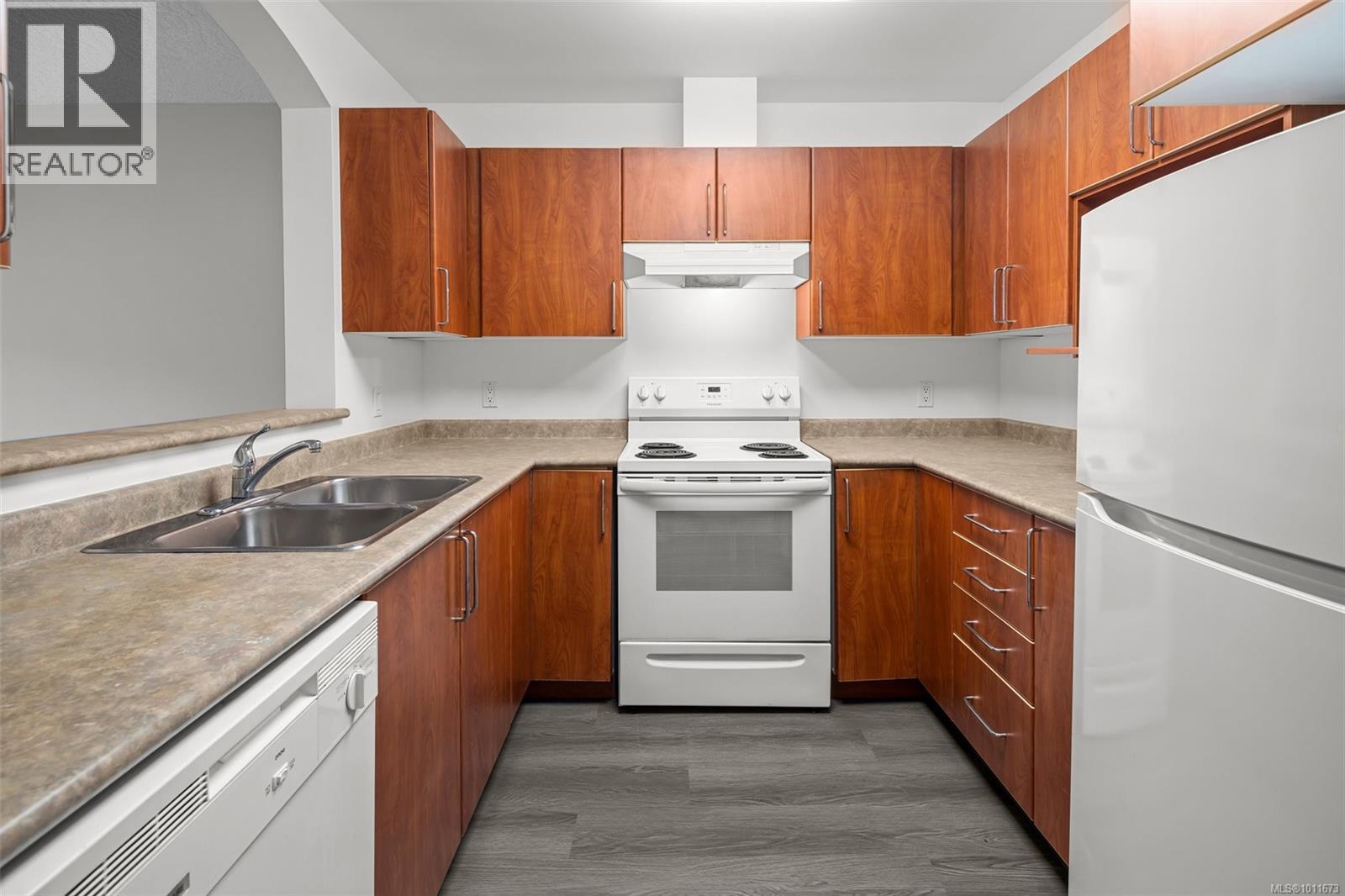 Photo 22 of 306 799 Blackberry Rd, Saanich BC