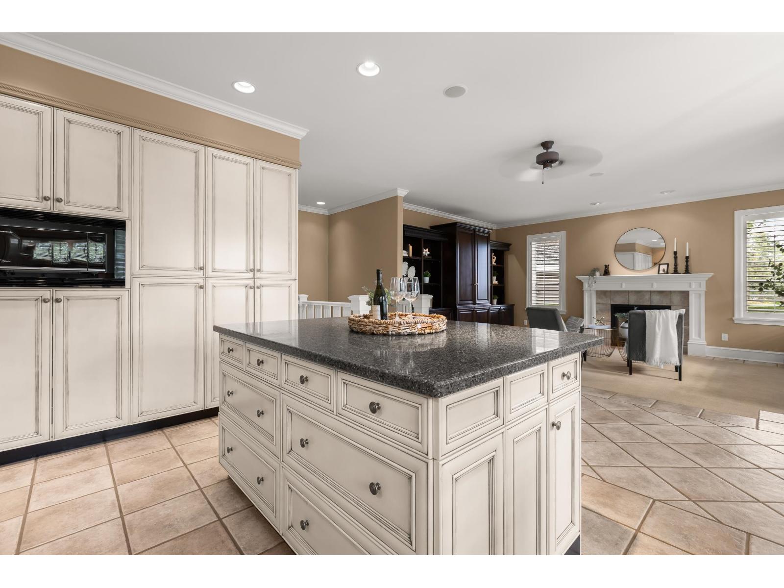 Photo 16 of 3388 Canterbury Drive, Surrey BC