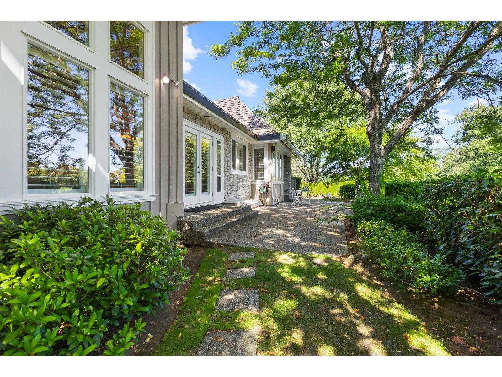 Photo 33 of 3388 Canterbury Drive, Surrey BC