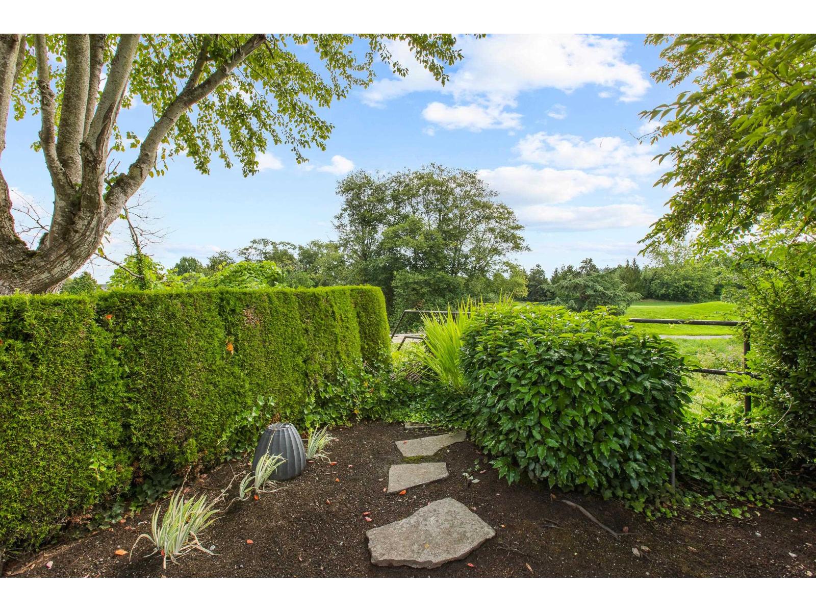 Photo 37 of 3388 Canterbury Drive, Surrey BC