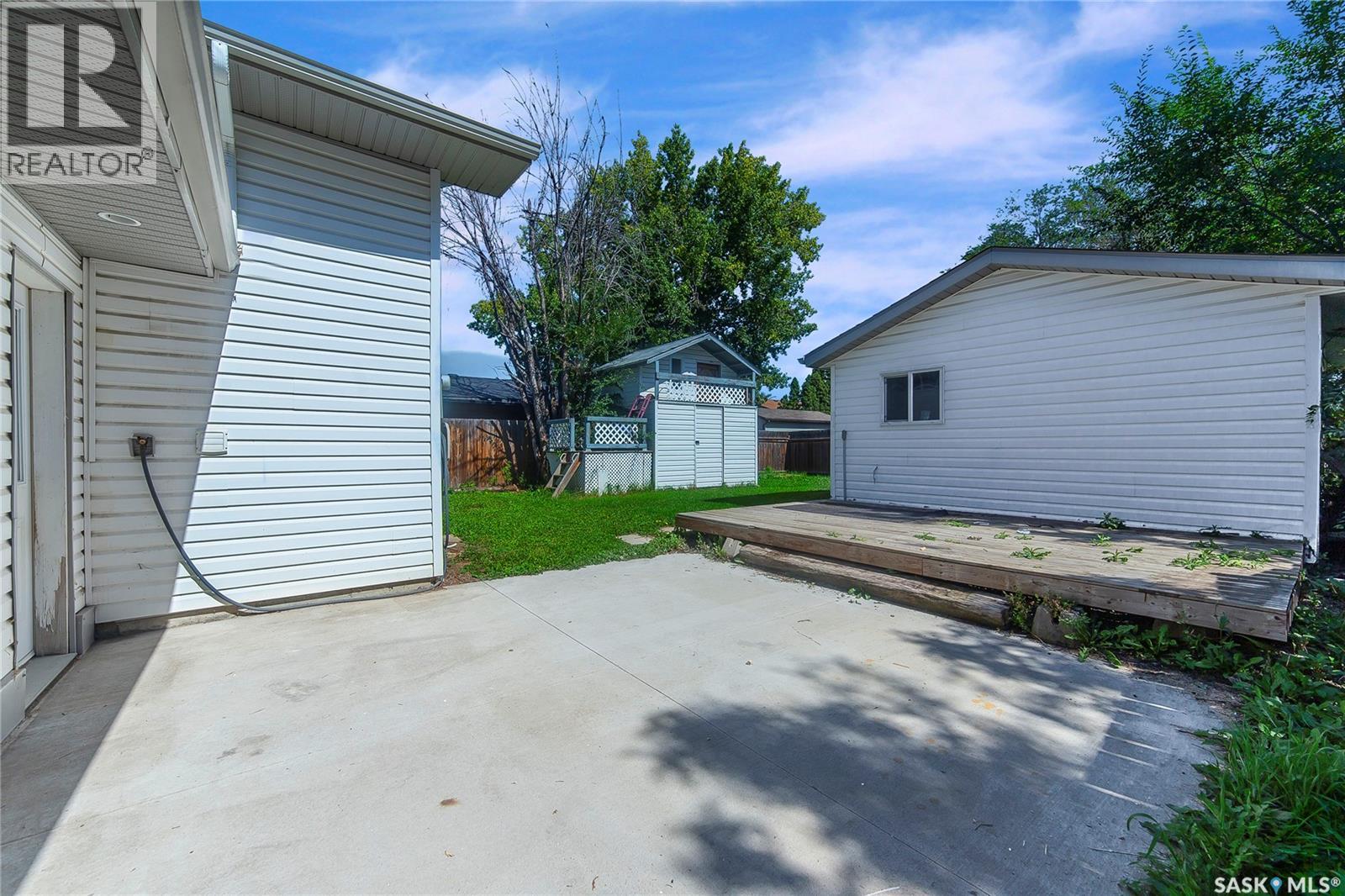 Photo 2 of 426 Vanier Crescent, Saskatoon SK