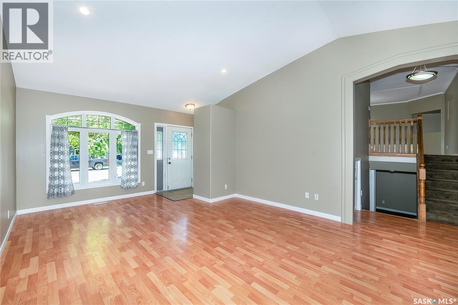 Photo 10 of 426 Vanier Crescent, Saskatoon SK