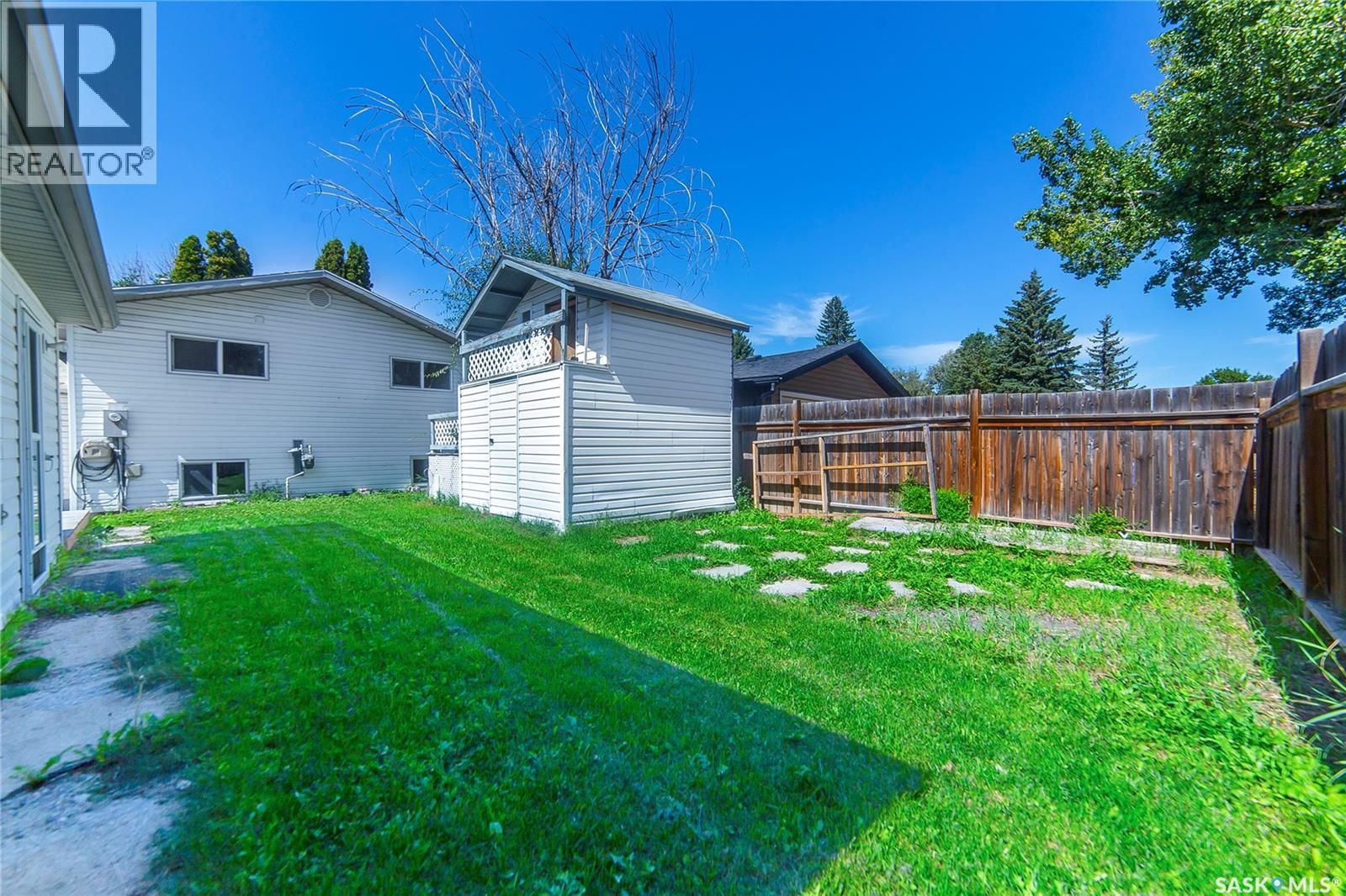 Photo 6 of 426 Vanier Crescent, Saskatoon SK