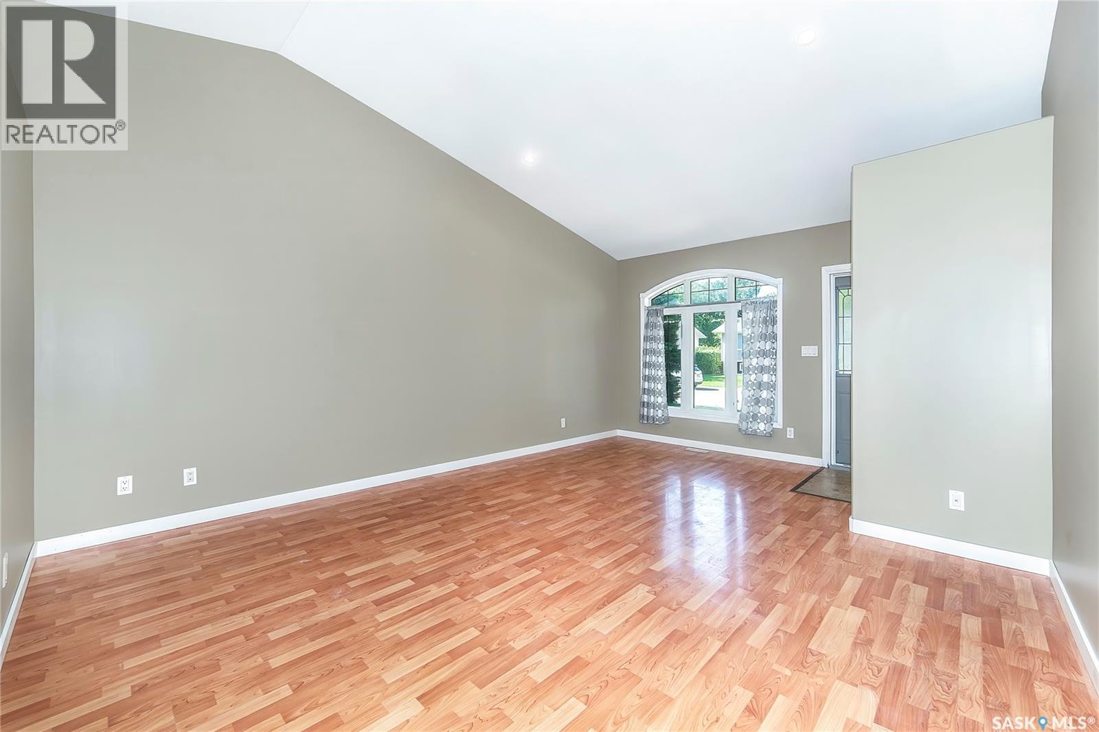 Photo 22 of 426 Vanier Crescent, Saskatoon SK