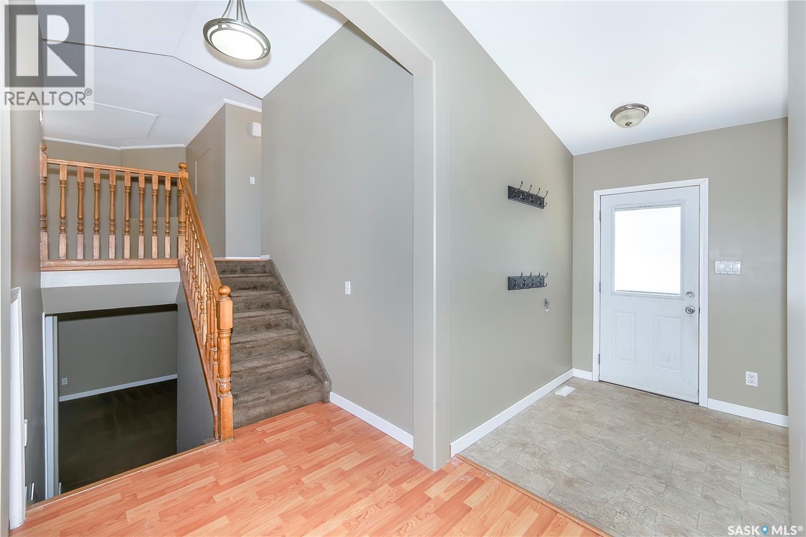 Photo 3 of 426 Vanier Crescent, Saskatoon SK