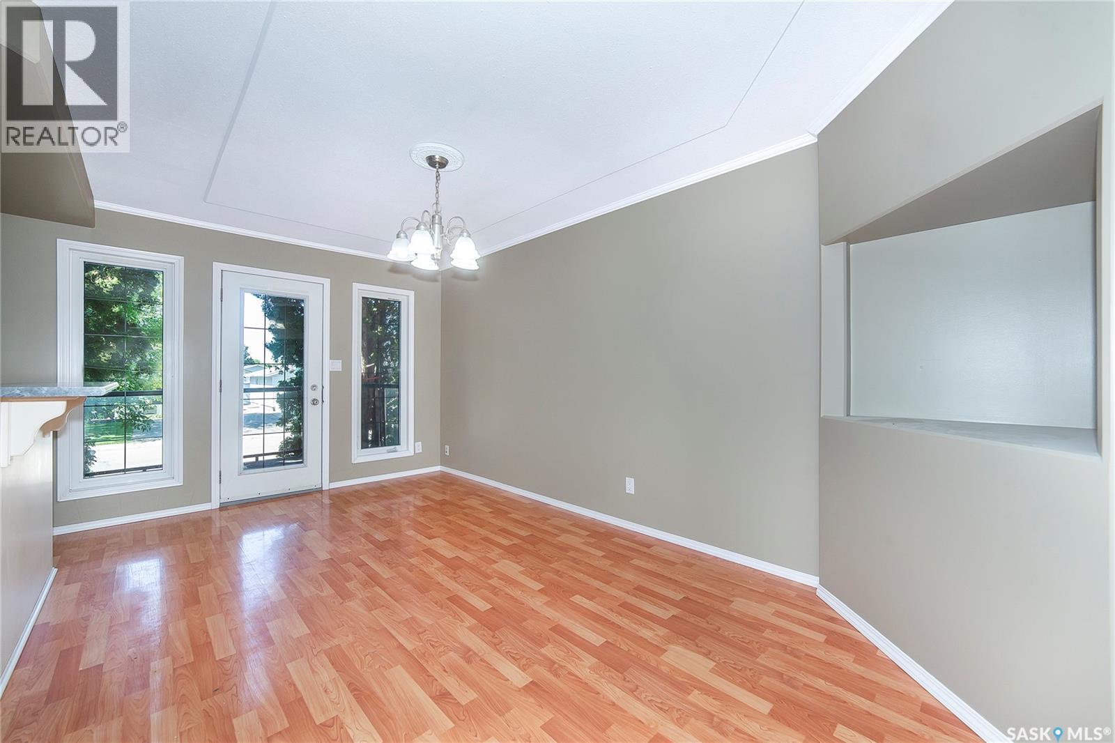 Photo 5 of 426 Vanier Crescent, Saskatoon SK