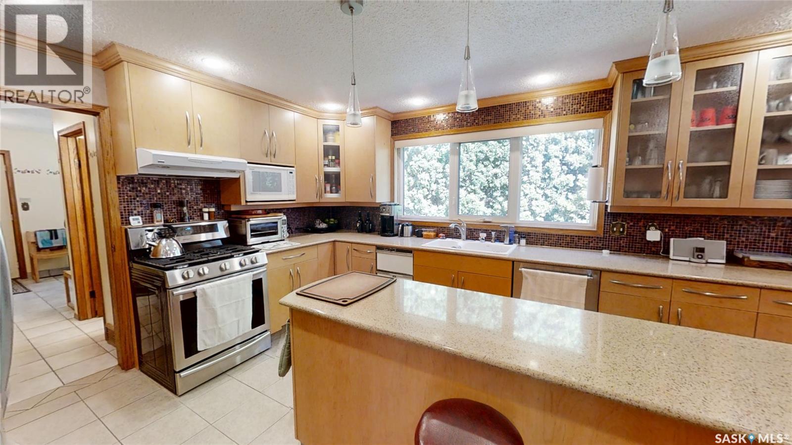 Photo 2 of 1540 Crerar Drive, Saskatoon SK