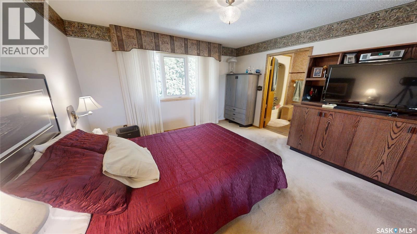 Photo 10 of 1540 Crerar Drive, Saskatoon SK