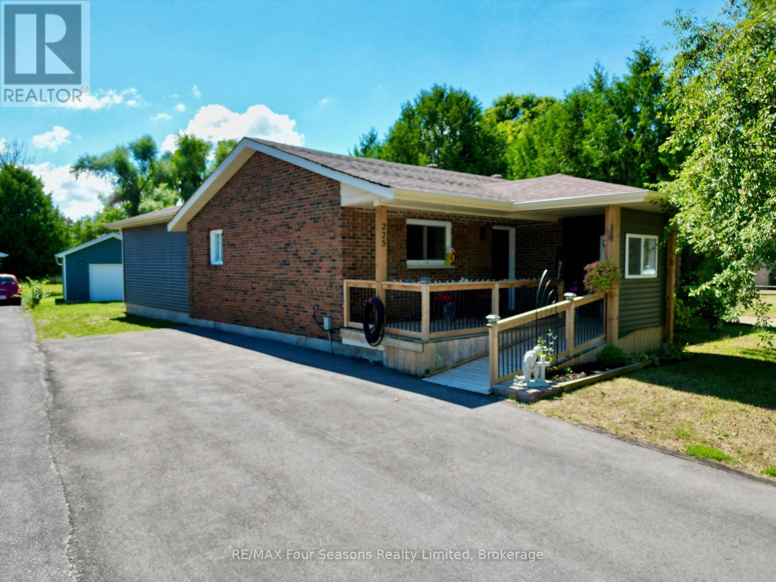 Photo 2 of 225 Christopher Street, Clearview ON