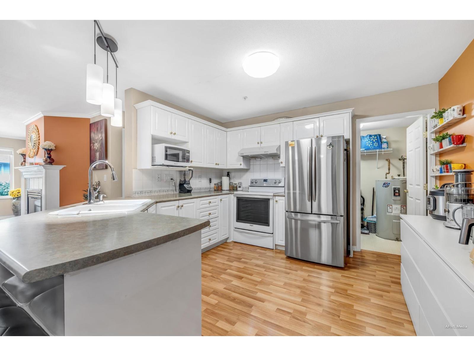Photo 10 of 202 12125 75 A Avenue, Surrey BC