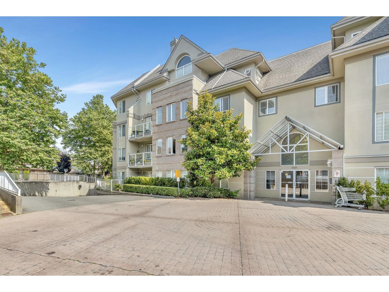 Photo 4 of 202 12125 75 A Avenue, Surrey BC